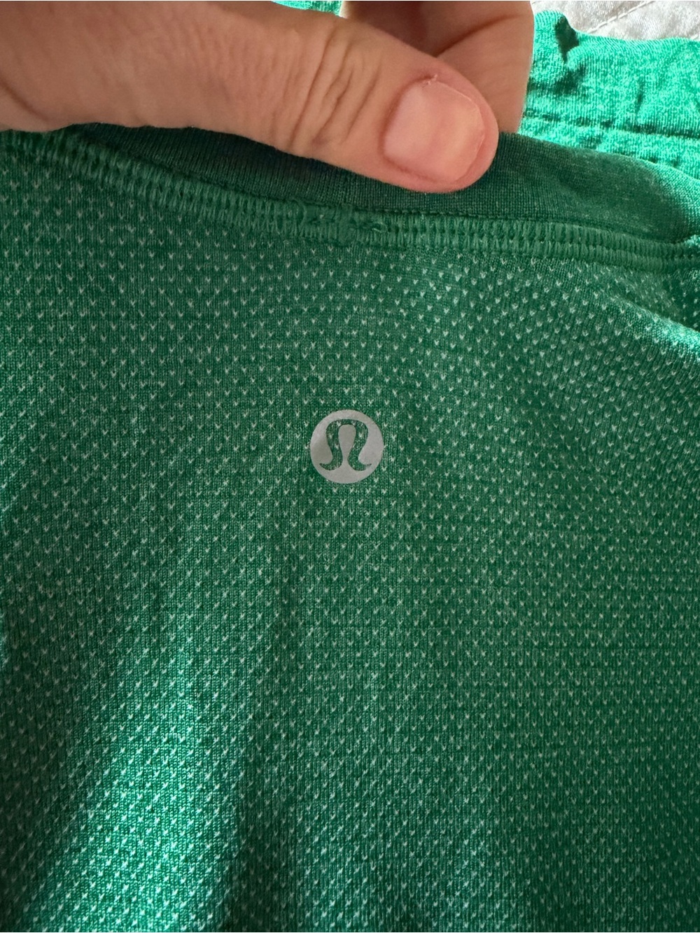 lululemon athletica Men’s Emerald Green long sleeve vent tech